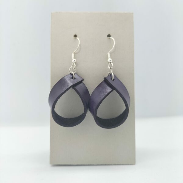 Boucles d'oreilles boucles violet